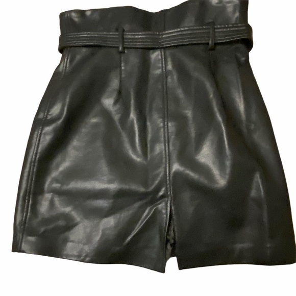 Blank NYC It Takes Two Faux Leather Skirt 28 - Picture 6 of 9